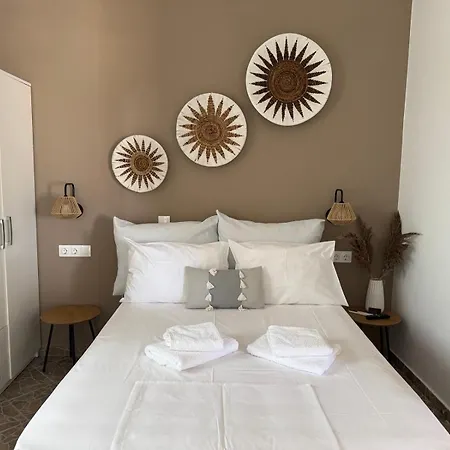 Ambeli Luxury Schoinoussa