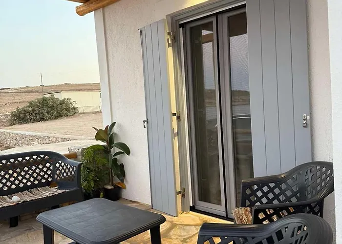 Ambeli Luxury Schoinoussa