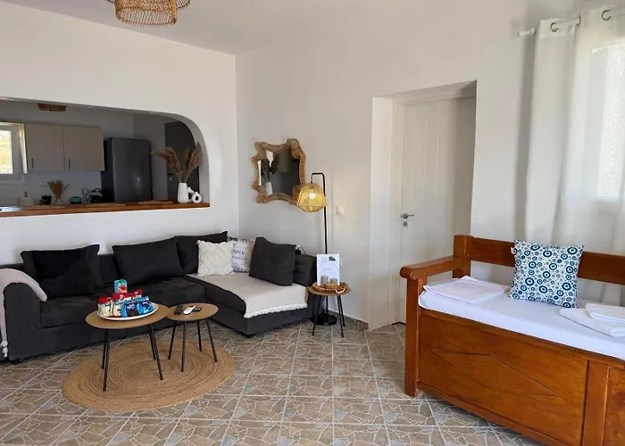 Ambeli Luxury Schoinoussa